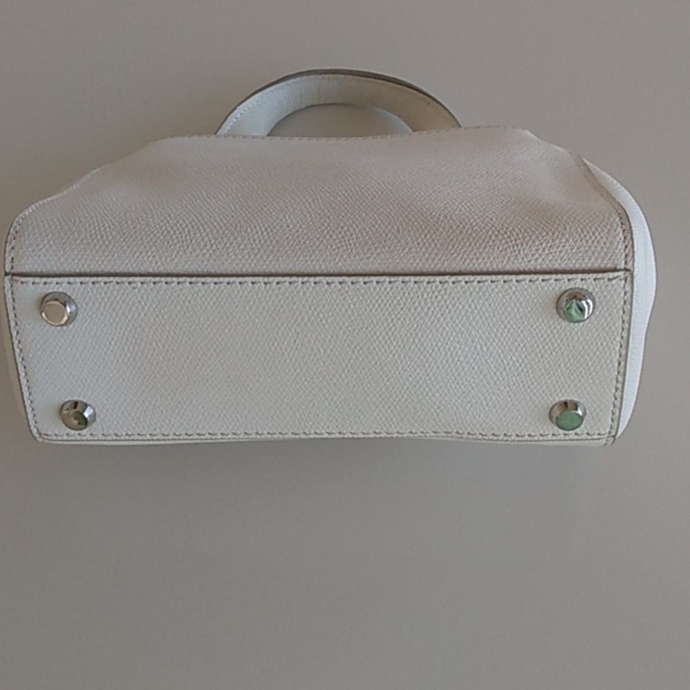 🛍️Tumi leather crossbody. EUC - Picture 9 of 13